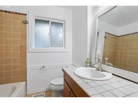 17975 Belmore Avenue Lake Oswego OR 97035
