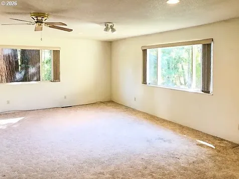 1649 NW Martin Avenue Roseburg OR 97471