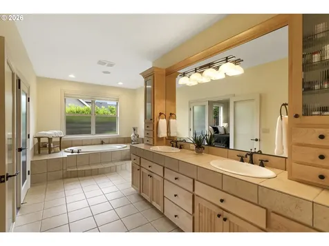 12505 NW 48th Court Vancouver WA 98685