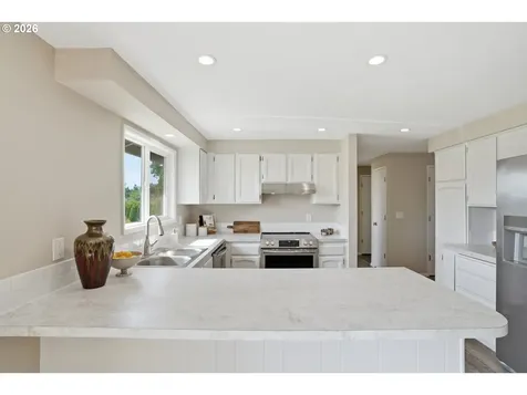 23901 NE Airport Road Aurora OR 97002