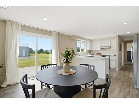 23901 NE Airport Road Aurora OR 97002