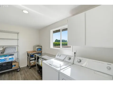 23901 NE Airport Road Aurora OR 97002