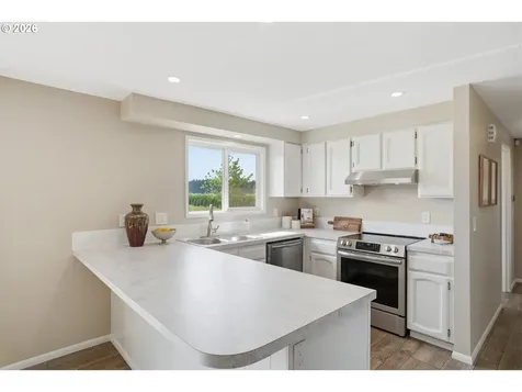23901 NE Airport Road Aurora OR 97002