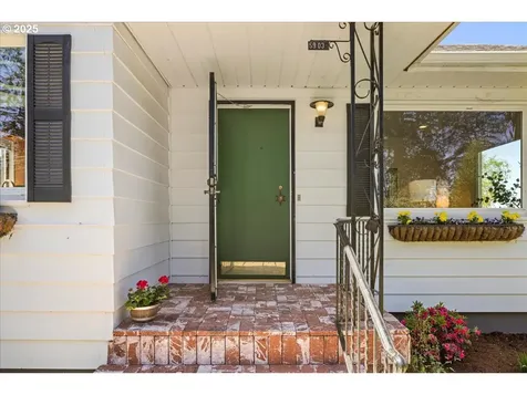 5903 SW Old Scholls Ferry Road Portland OR 97225