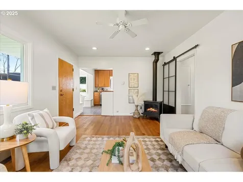 5903 SW Old Scholls Ferry Road Portland OR 97225