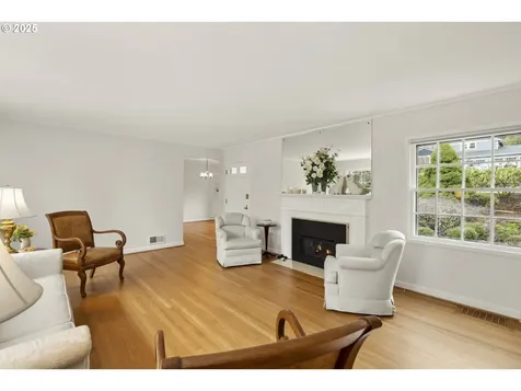 7116 SW Canyon Lane Portland OR 97225
