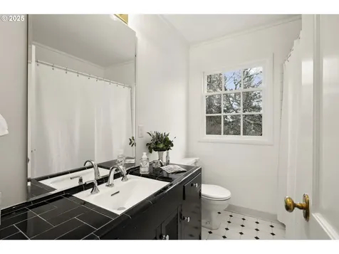 7116 SW Canyon Lane Portland OR 97225
