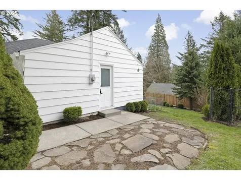 7116 SW Canyon Lane Portland OR 97225