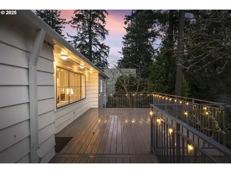 7116 SW Canyon Lane Portland OR 97225