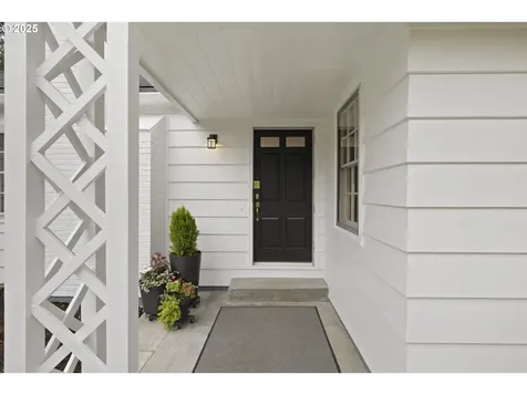 7116 SW Canyon Lane Portland OR 97225