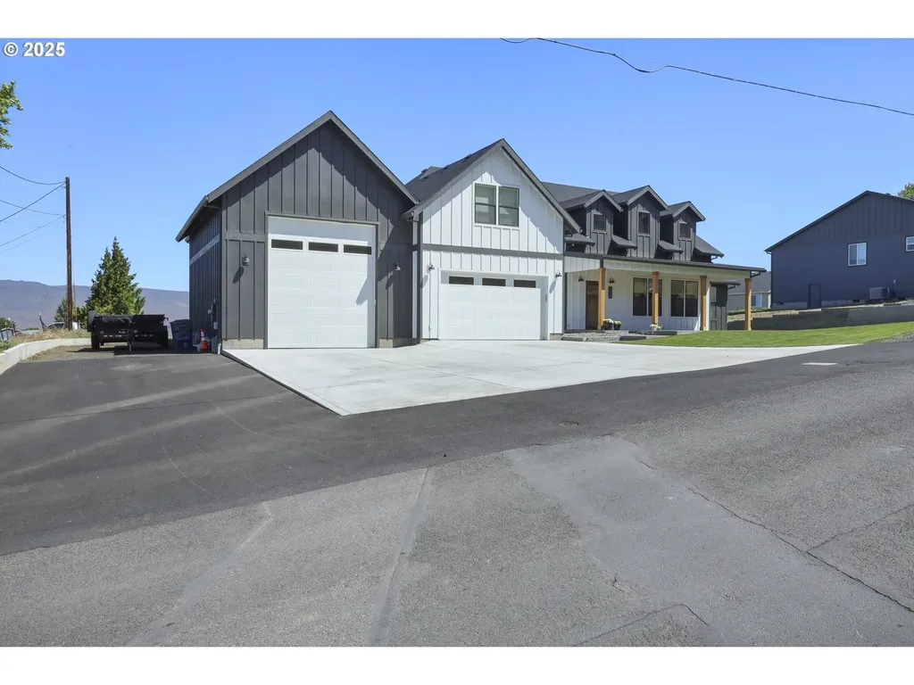 2545 E 18th Street The Dalles OR 97058