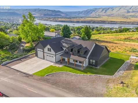 2545 E 18th Street The Dalles OR 97058
