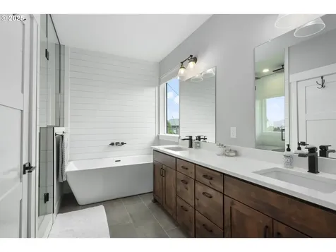 2545 E 18th Street The Dalles OR 97058