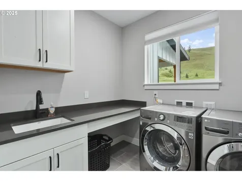 2545 E 18th Street The Dalles OR 97058
