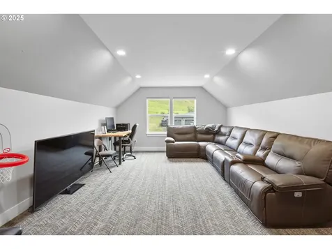 2545 E 18th Street The Dalles OR 97058