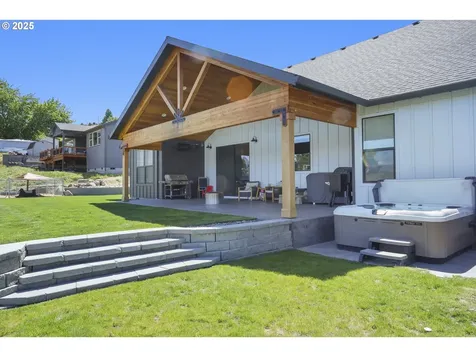 2545 E 18th Street The Dalles OR 97058