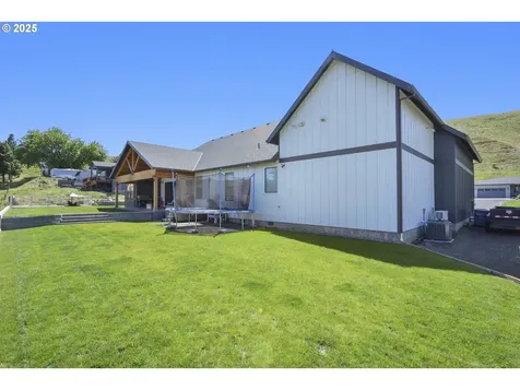 2545 E 18th Street The Dalles OR 97058