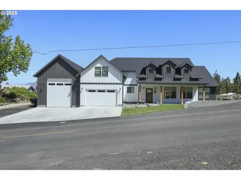 2545 E 18th Street The Dalles OR 97058