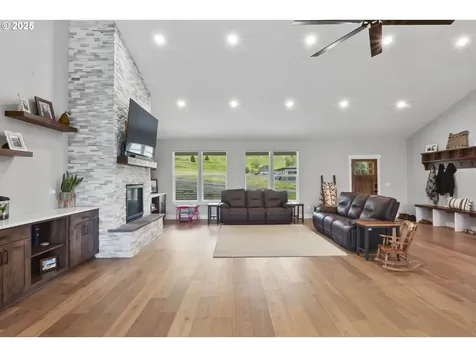2545 E 18th Street The Dalles OR 97058