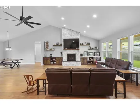 2545 E 18th Street The Dalles OR 97058