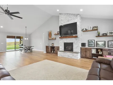 2545 E 18th Street The Dalles OR 97058