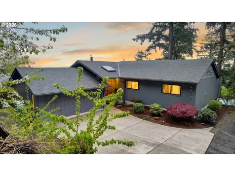 4308 SW Chesapeak Avenue Portland OR 97239