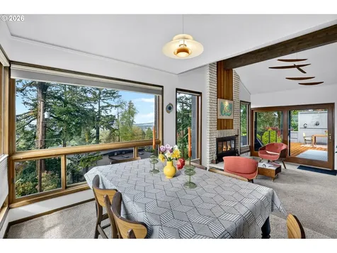 4308 SW Chesapeak Avenue Portland OR 97239