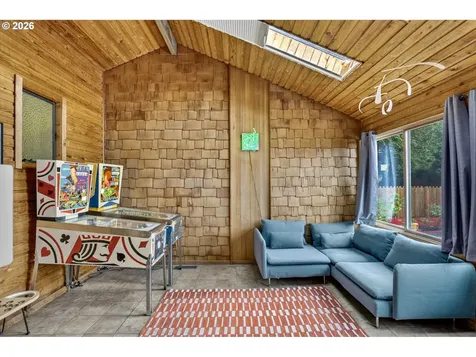 4308 SW Chesapeak Avenue Portland OR 97239
