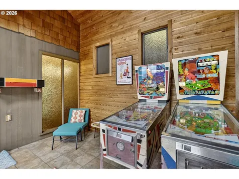 4308 SW Chesapeak Avenue Portland OR 97239