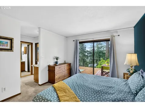 4308 SW Chesapeak Avenue Portland OR 97239