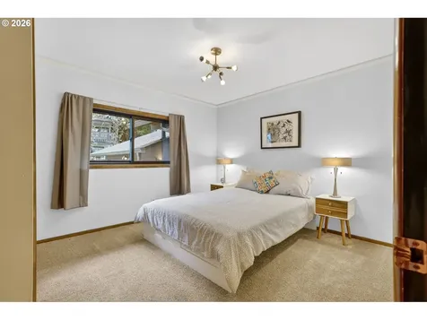 4308 SW Chesapeak Avenue Portland OR 97239