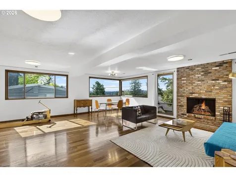 4308 SW Chesapeak Avenue Portland OR 97239