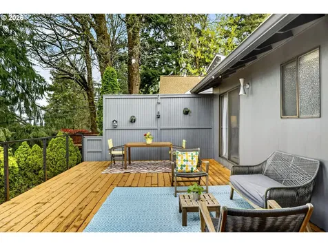 4308 SW Chesapeak Avenue Portland OR 97239