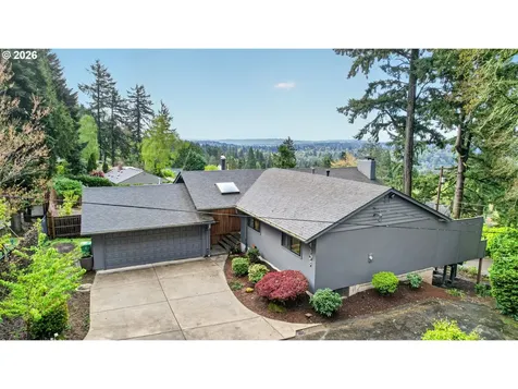 4308 SW Chesapeak Avenue Portland OR 97239