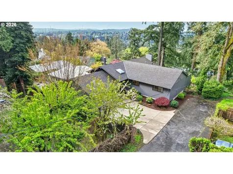 4308 SW Chesapeak Avenue Portland OR 97239