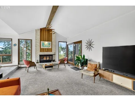 4308 SW Chesapeak Avenue Portland OR 97239