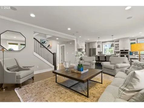 834 6th Street Lake Oswego OR 97034