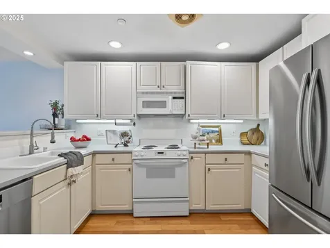 520 SE Columbia River Drive Vancouver WA 98661