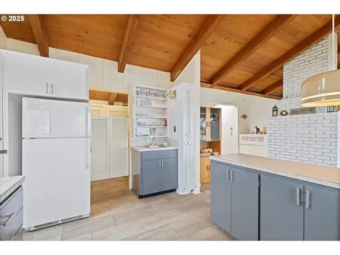 2871 NE East Devils Lake Road Otis OR 97368