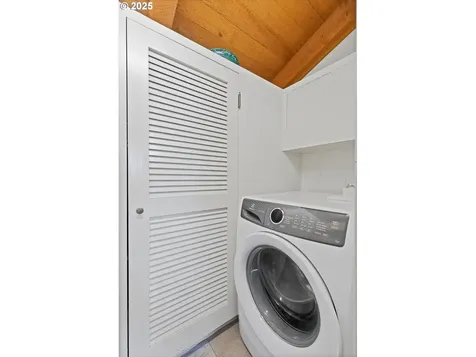 2871 NE East Devils Lake Road Otis OR 97368