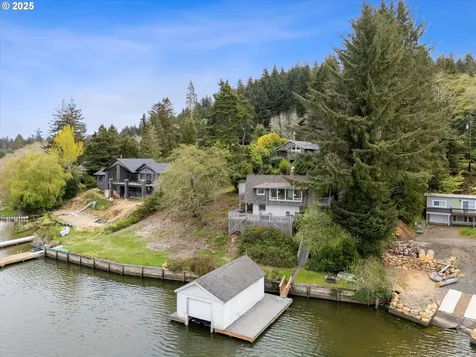 2871 NE East Devils Lake Road Otis OR 97368