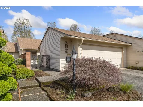 15935 SW Greens Way Portland OR 97224