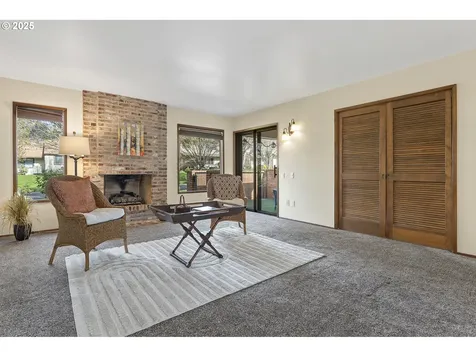 15935 SW Greens Way Portland OR 97224