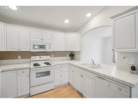5661 J Street Washougal WA 98671