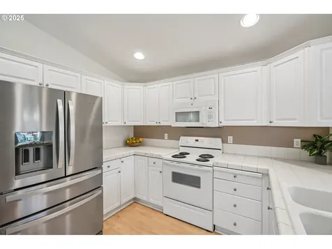 5661 J Street Washougal WA 98671