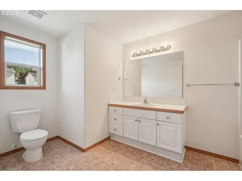 5661 J Street Washougal WA 98671
