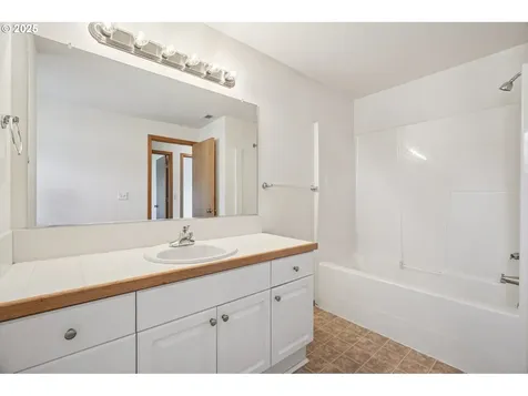 5661 J Street Washougal WA 98671