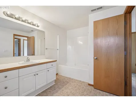 5661 J Street Washougal WA 98671