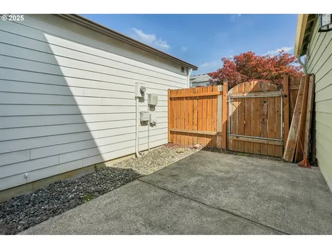 5661 J Street Washougal WA 98671