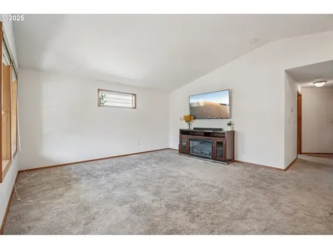 5661 J Street Washougal WA 98671
